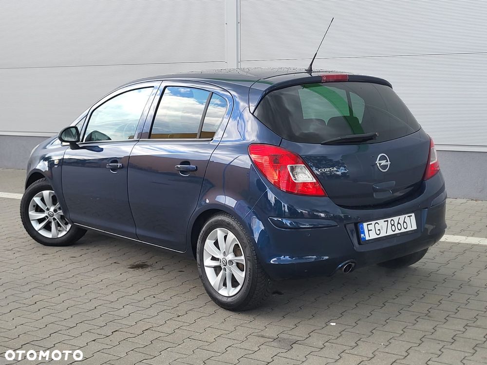 Opel Corsa 1.4 16V Energy - 9