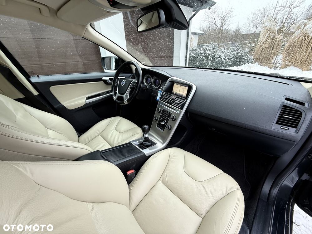 Volvo XC 60 DRIVe Momentum - 26
