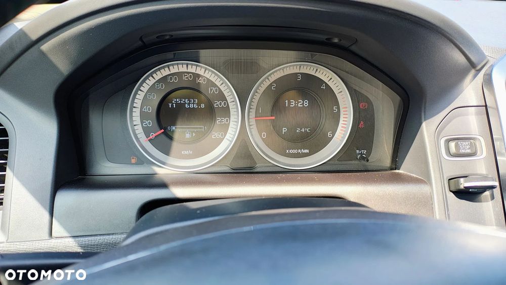 Volvo XC 60 D5 AWD Momentum - 18