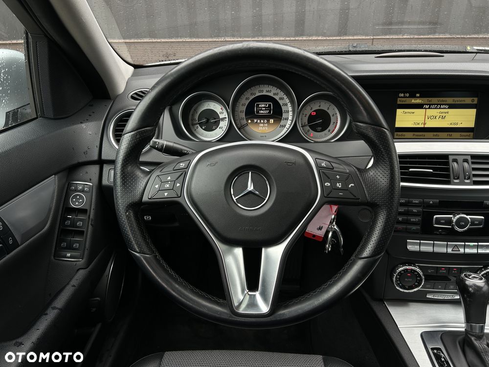 Mercedes-Benz Klasa C 180 BlueEFFICIENCY 7G-TRONIC Avantgarde - 22