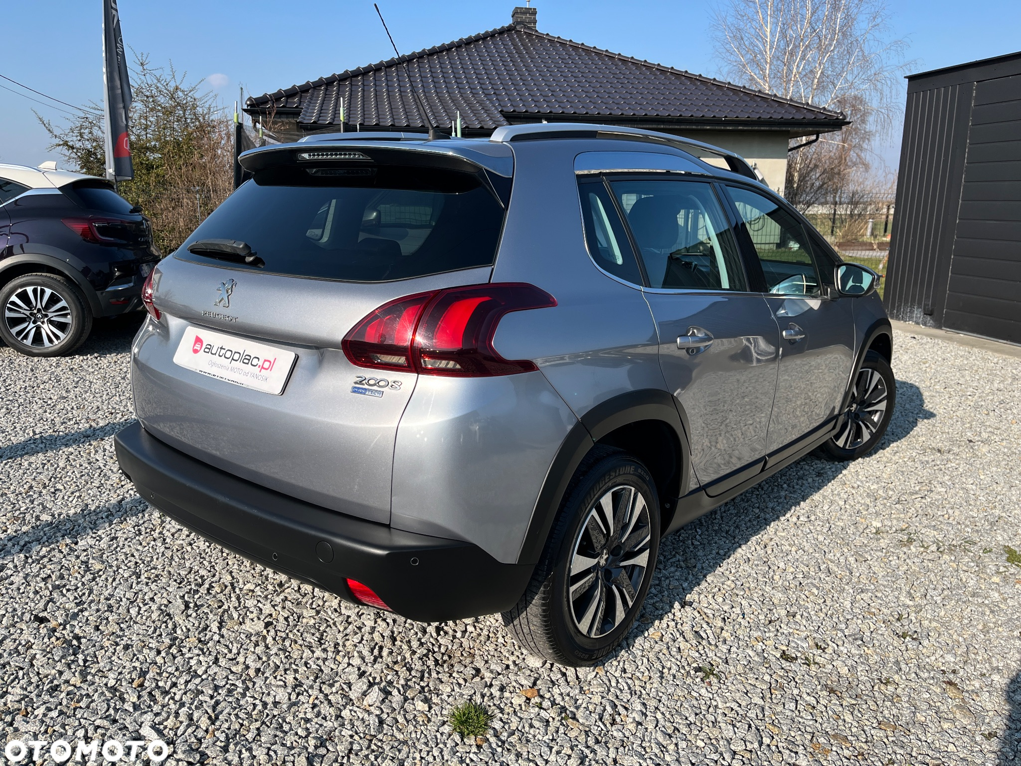 Peugeot 2008 1.2 Pure Tech Active S&S EAT6 - 4