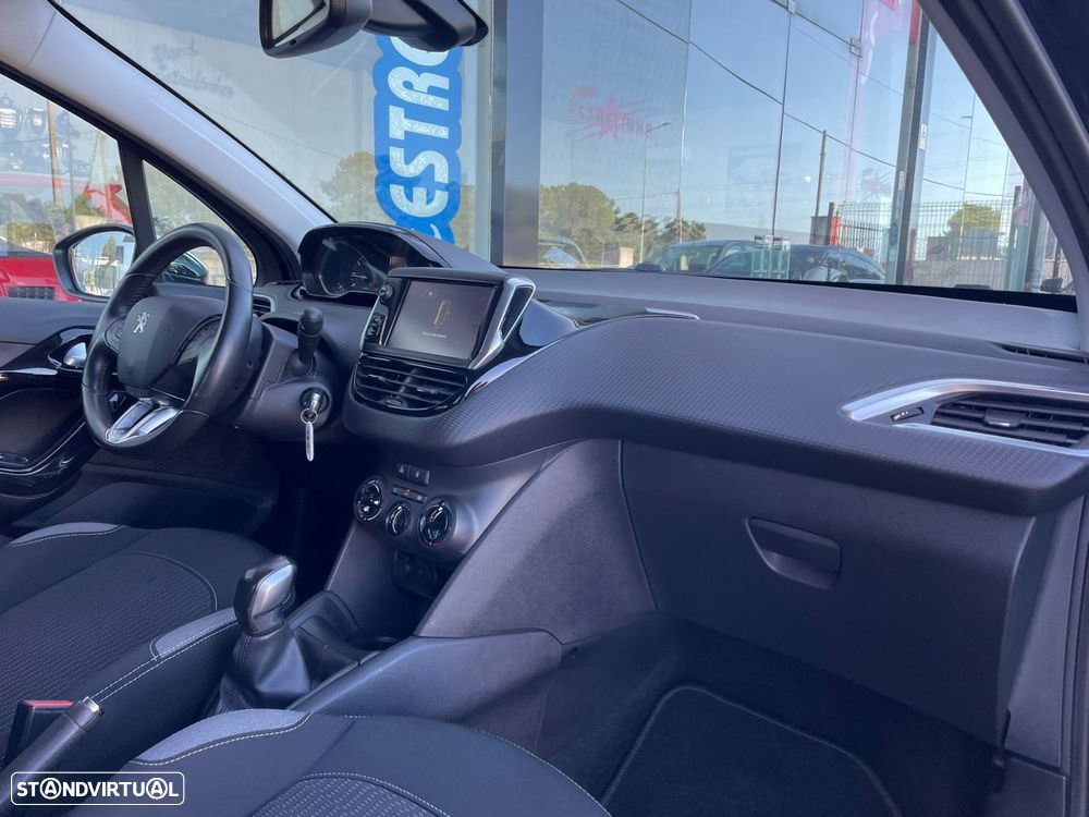 Peugeot 208 1.2 PureTech Style - 11