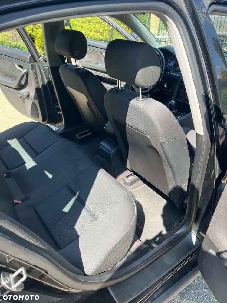 Audi A4 Limousine - 11