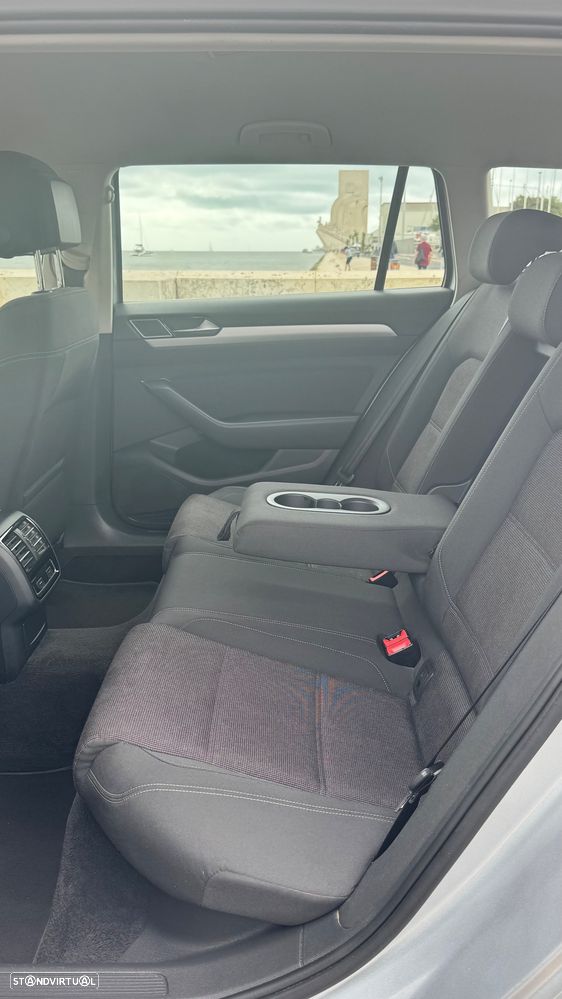 VW Passat Variant 1.6 TDI BlueMotion - 20