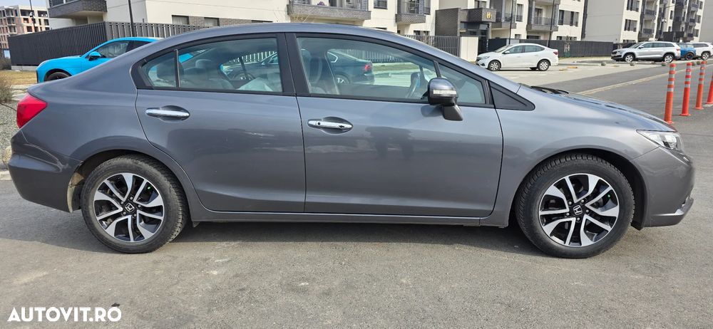 Honda Civic 1.8 MT ES - 4