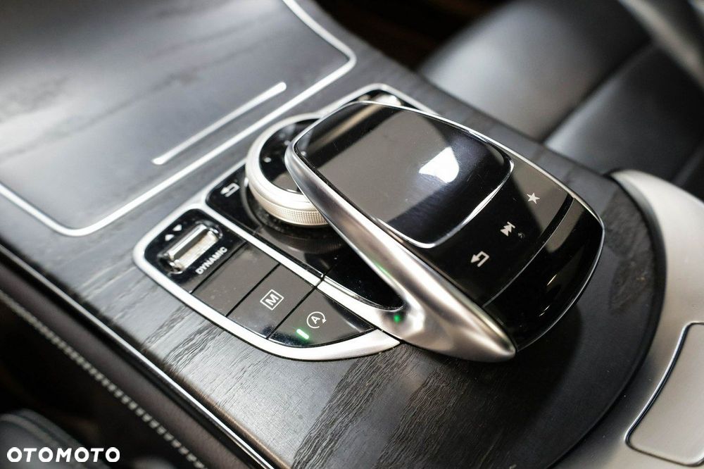 Mercedes-Benz GLC - 28