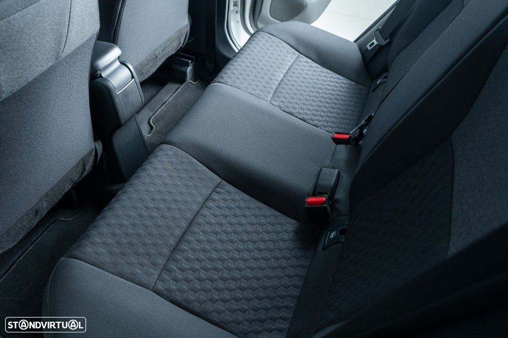 Toyota Yaris 1.5 HDF Comfort Plus - 21