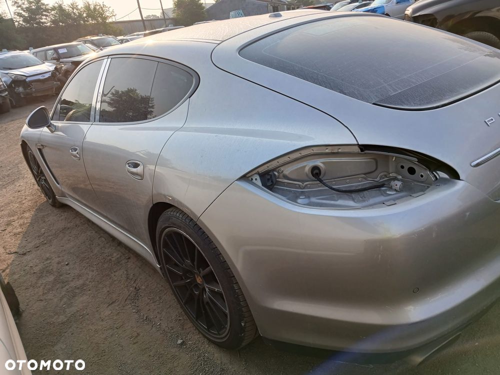 Porsche Panamera 4 PDK - 3
