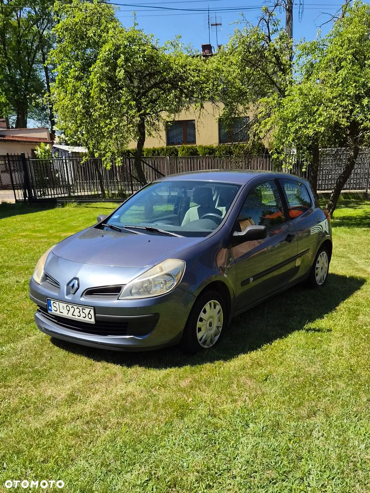 Renault Clio 1.2 16V Authentique - 1