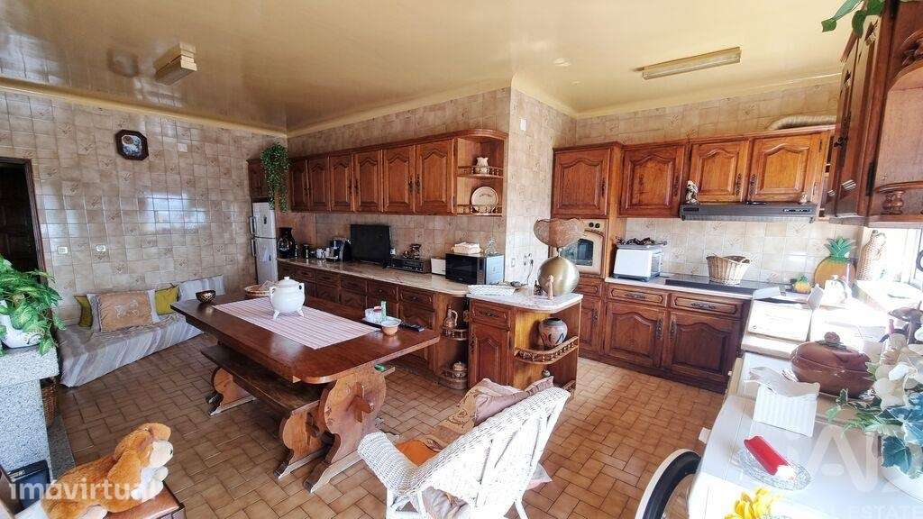Prédio em Celorico e Vila Boa do Mondego - Grande imagem: 5/40