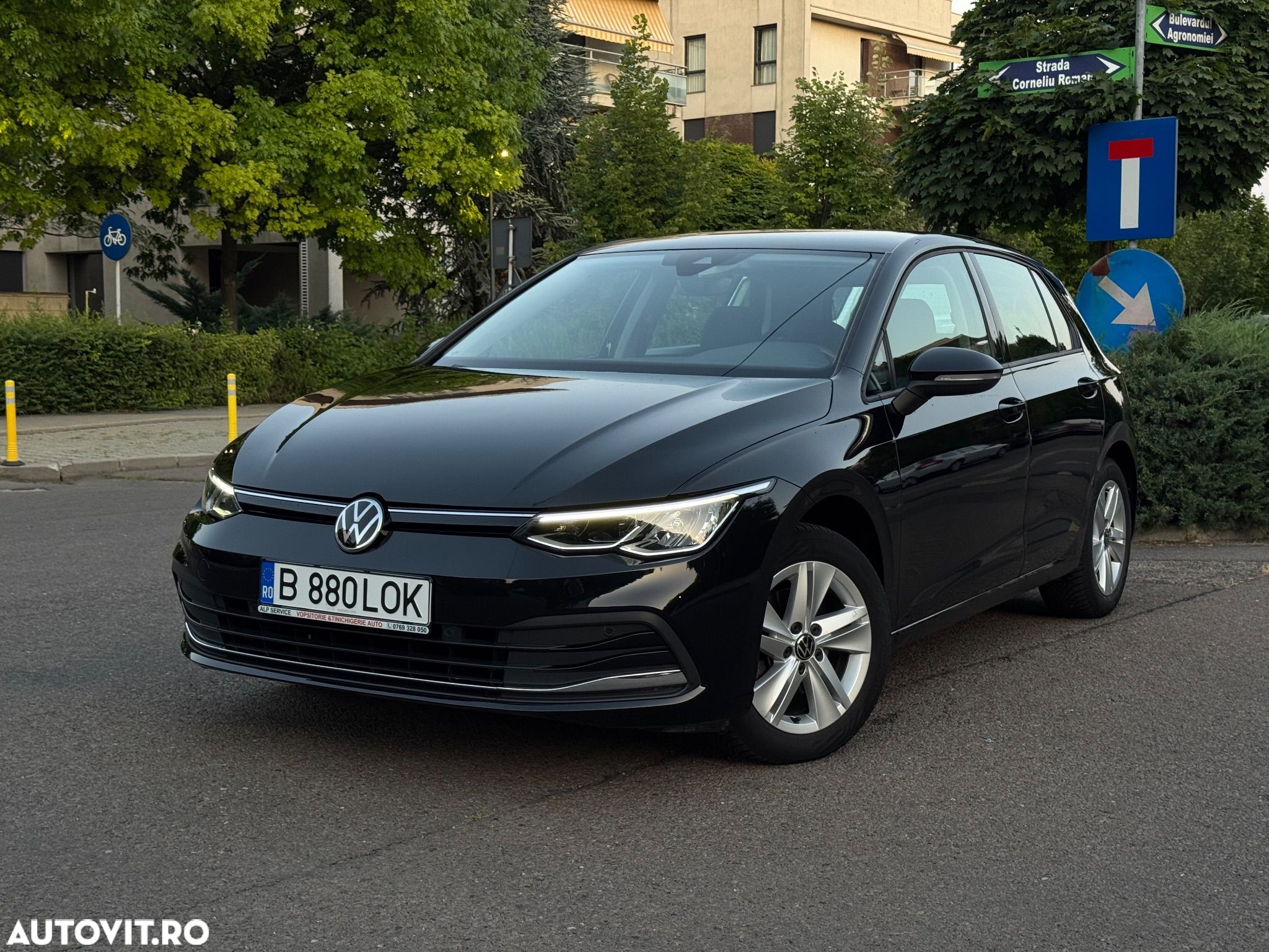 Volkswagen Golf 1.5 eTSI DSG MHEV Life - 1
