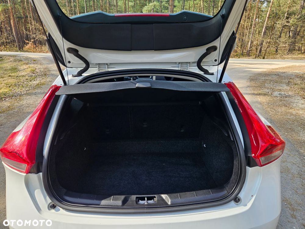 Volvo V40 D2 Kinetic - 9