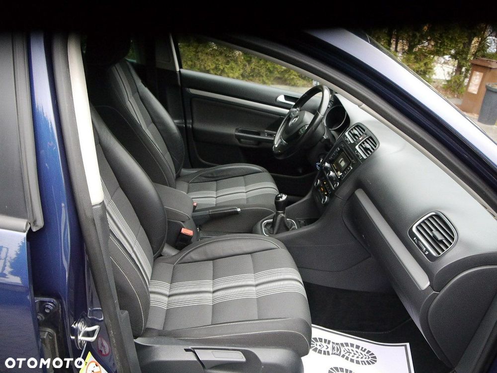 Volkswagen Golf 1.6 TDI DPF BlueMotion Technology MATCH - 26