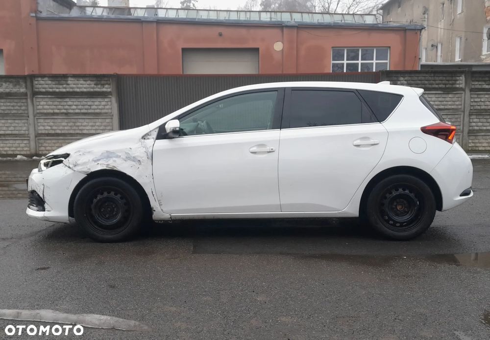 Toyota Auris 1.6 Premium Comfort - 5