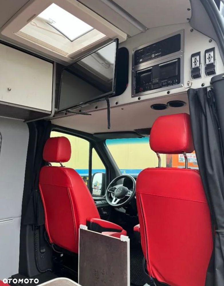 Mercedes-Benz SPRINTER - 24