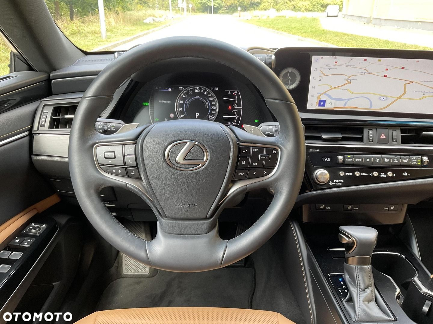 Lexus ES 300h Business Edition - 10