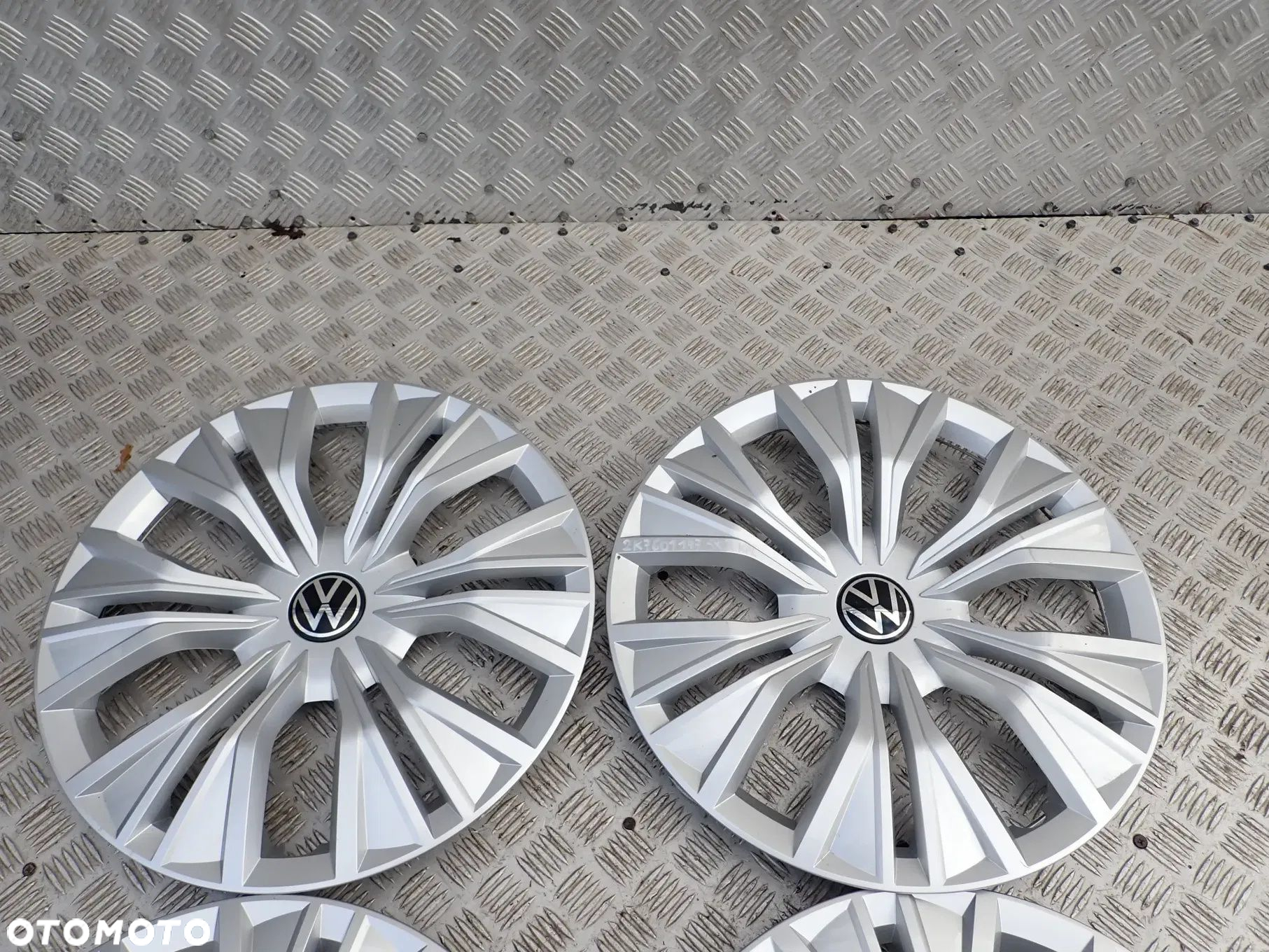 KOŁPAKI VW CADDY 16 CALI 2K7601147 - 2
