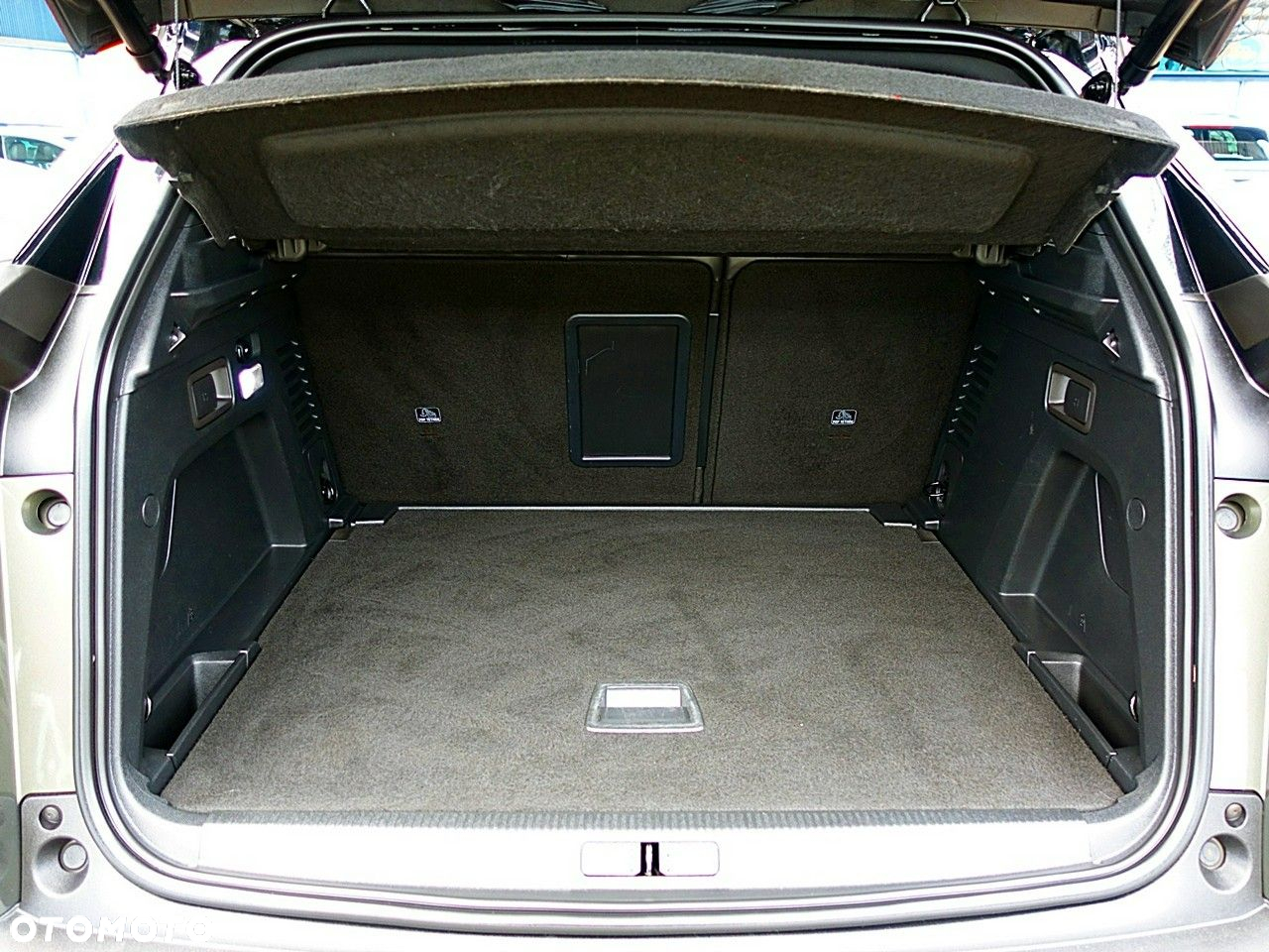 Peugeot 3008 2.0 BlueHDi GT S&S EAT8 - 17