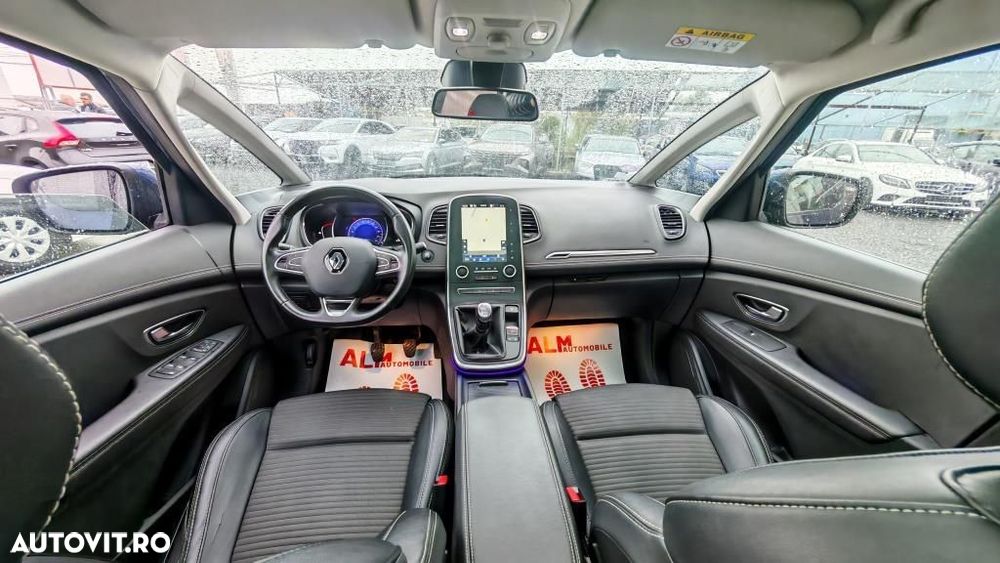 Renault Grand Scenic - 11