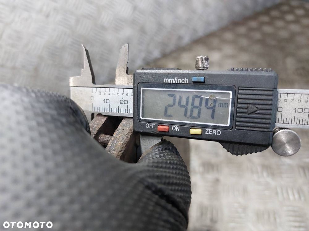 TARCZE HAMULCOWE PRZÓD + KLOCKI + ZACISKI VOLKSWAGEN PASSAT B6 2.0 TDI - 6