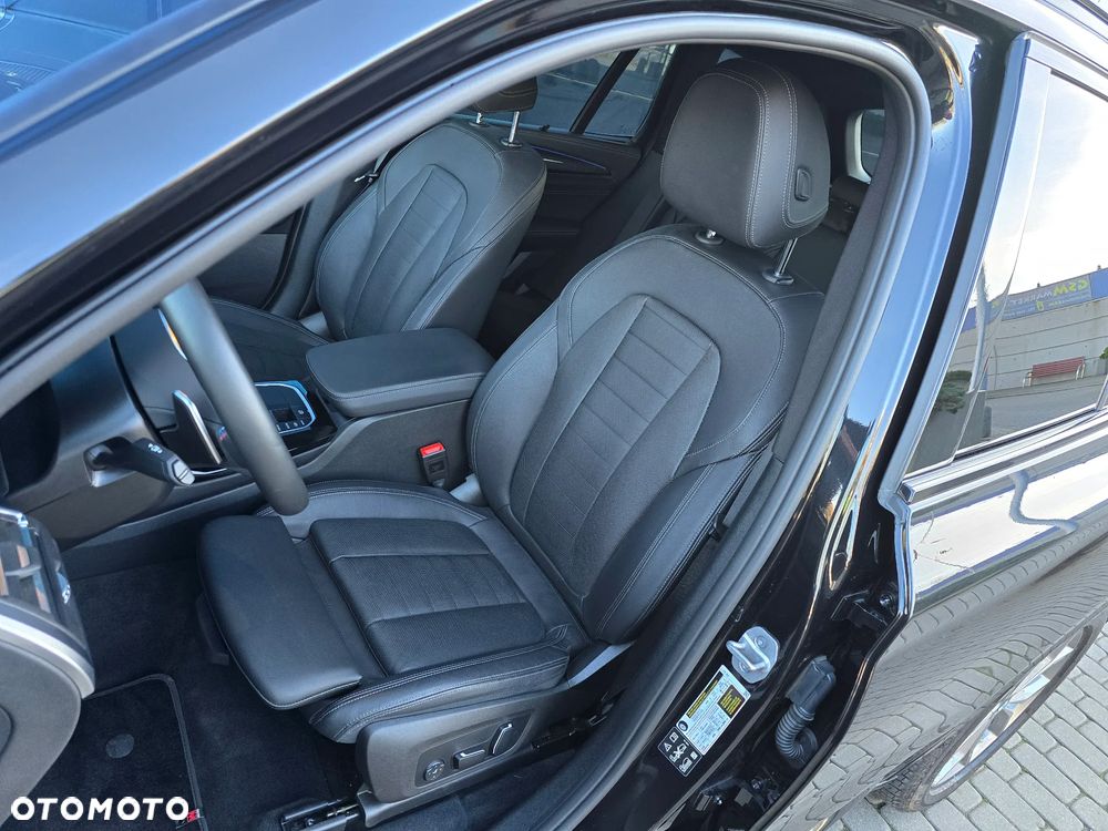 BMW X3 xM50 mHEV - 16