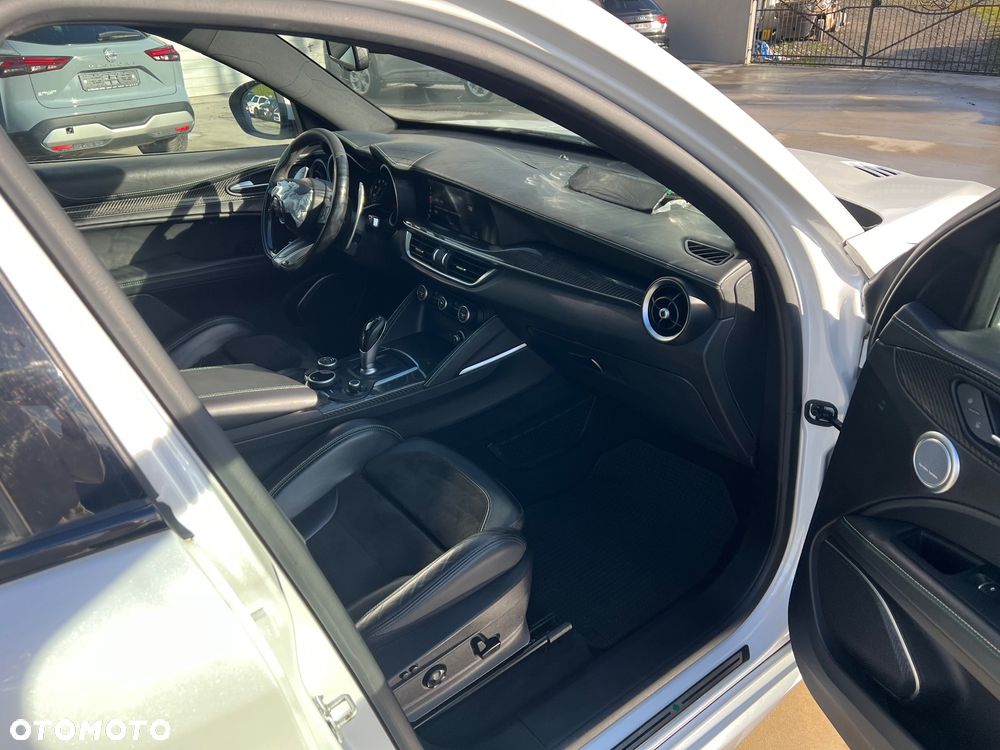 Alfa Romeo Stelvio 2.9 Bi Turbo V6 Quadrifoglio Q4 - 31