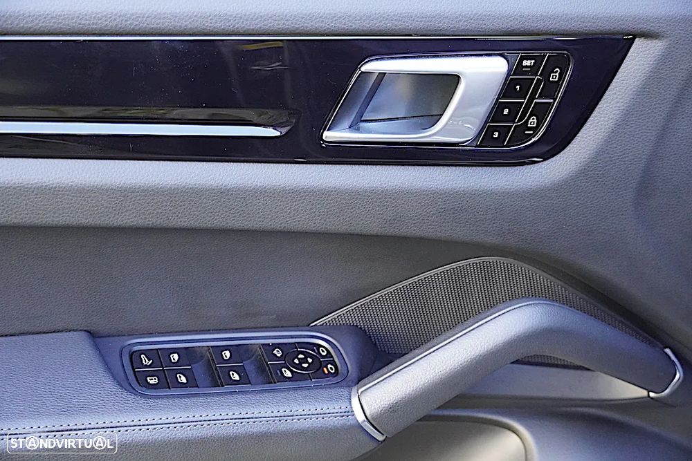 Porsche Cayenne Coupé E-Hybrid - 20