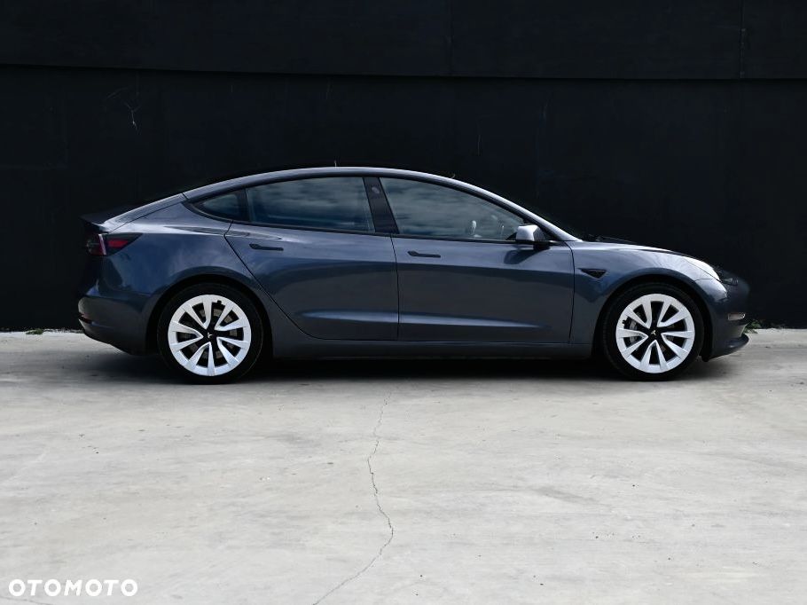 Tesla Model 3 - 7