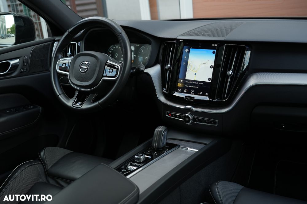 Volvo XC 60 D5 AWD Geartronic RDesign - 15