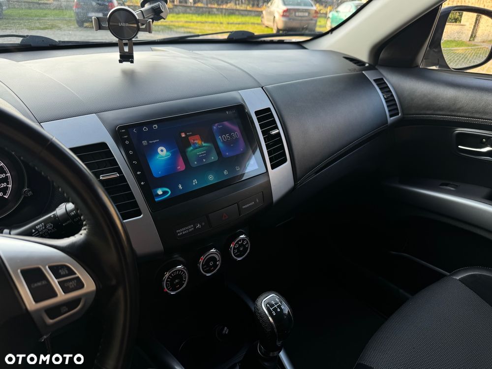 Mitsubishi Outlander 2.0 2WD Invite - 24