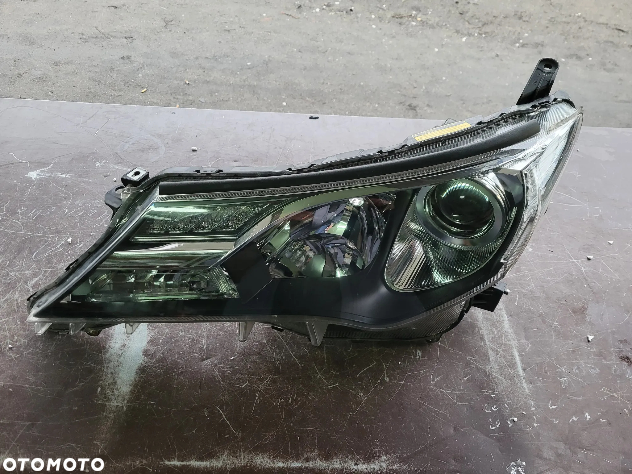 Toyota Rav4 Generacja 4  przed lift xenony komplet - 3