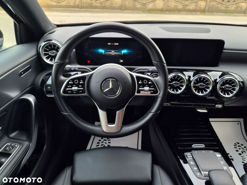 Mercedes-Benz Klasa A 180 7G-DCT Special Edition - 27
