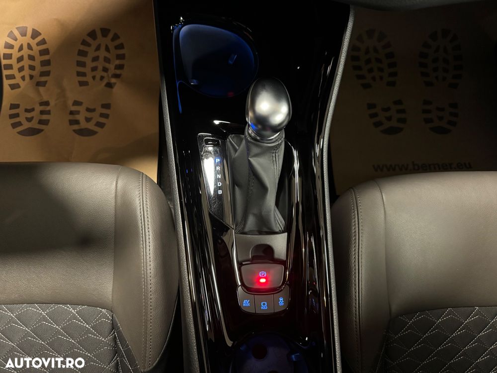 Toyota C-HR Hybrid Business-Edition - 18