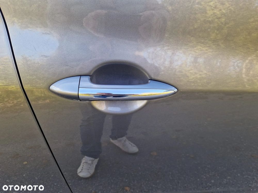 Hyundai ix20 1.6 CRDi blue YES Gold - 18