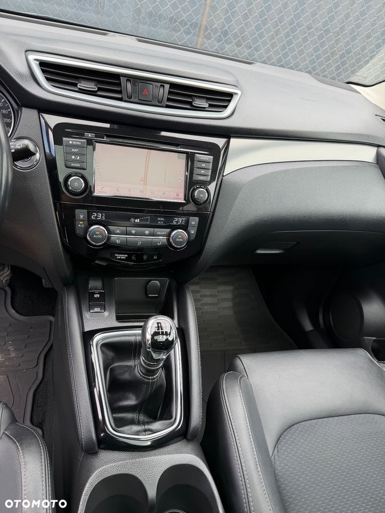 Nissan Qashqai 1.3 DIG-T Tekna+ - 23