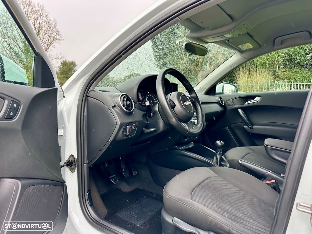 Audi A1 Sportback 1.6 TDI design - 15