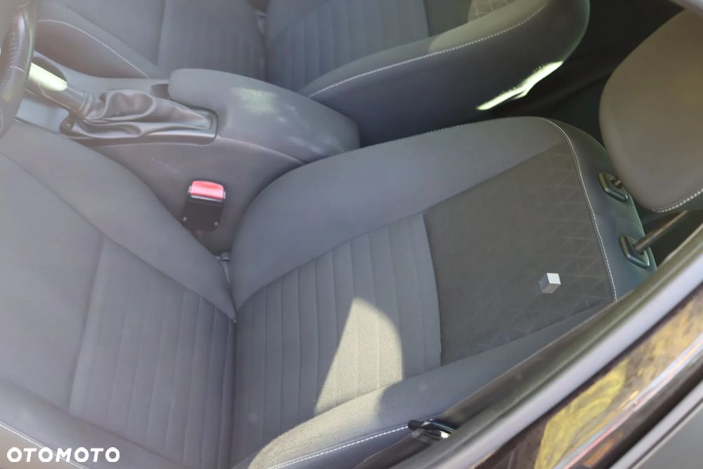 Renault Megane 1.6 16V Limited - 10