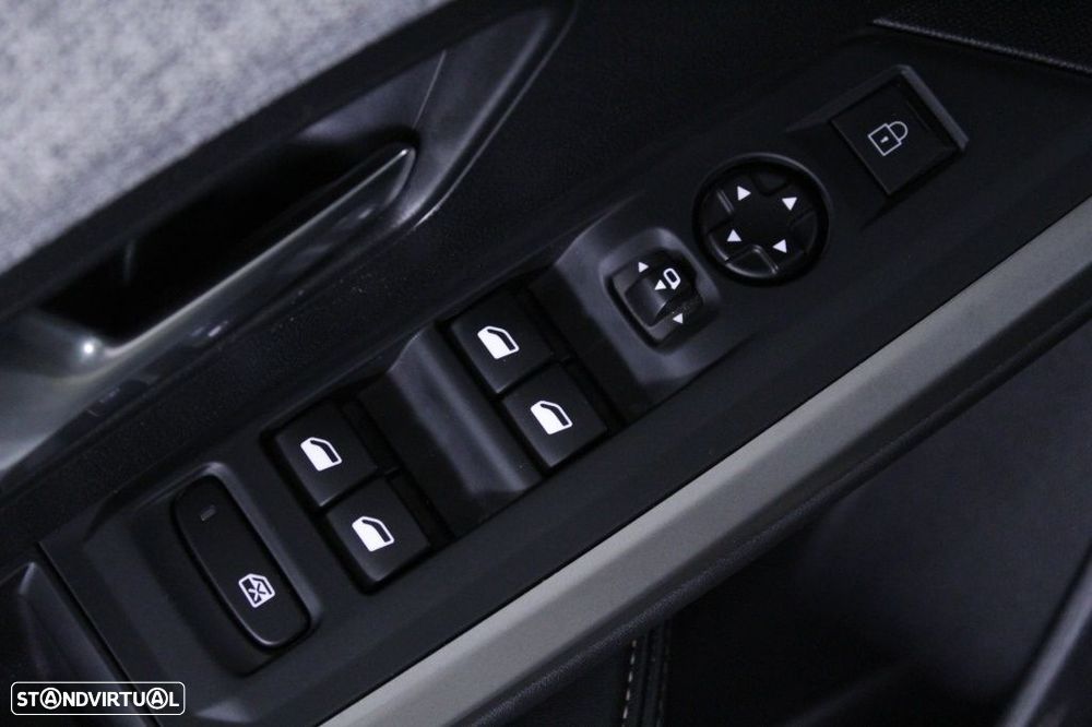 Peugeot 5008 1.2 Hybrid Allure e-DCS6 - 21