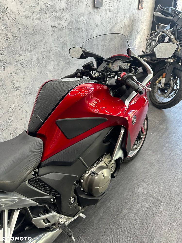 Honda VFR - 15