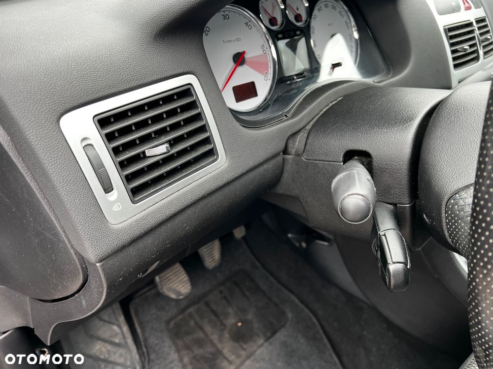 Peugeot 307 HDi 135 Premium - 16