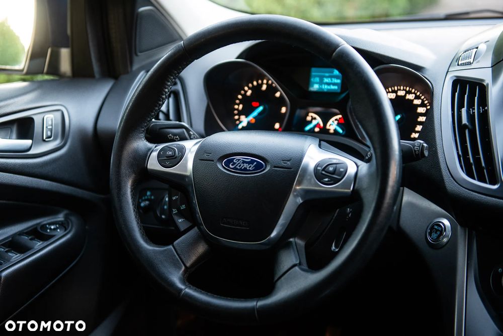 Ford Kuga 2.0 TDCi 2x4 Titanium - 30