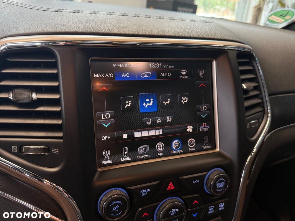 Jeep Grand Cherokee - 34