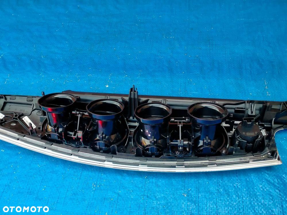 Mercedes W213 AMG Dekor Dekory BURMESTER Listwa Konsoli Drzwi Listwy Ozdobne AMBIENT - 32