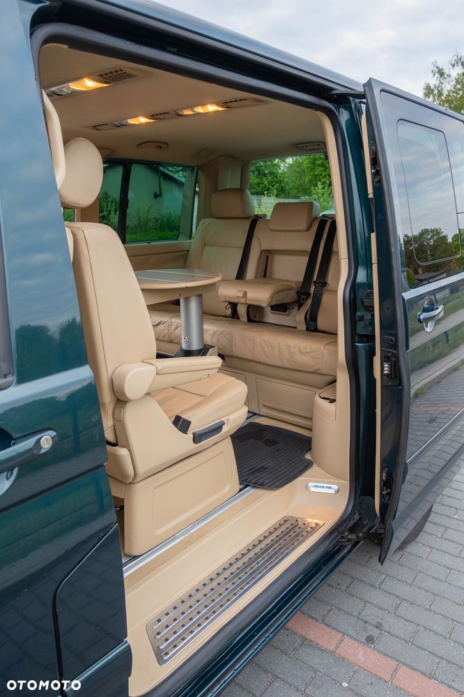 Volkswagen Multivan - 24