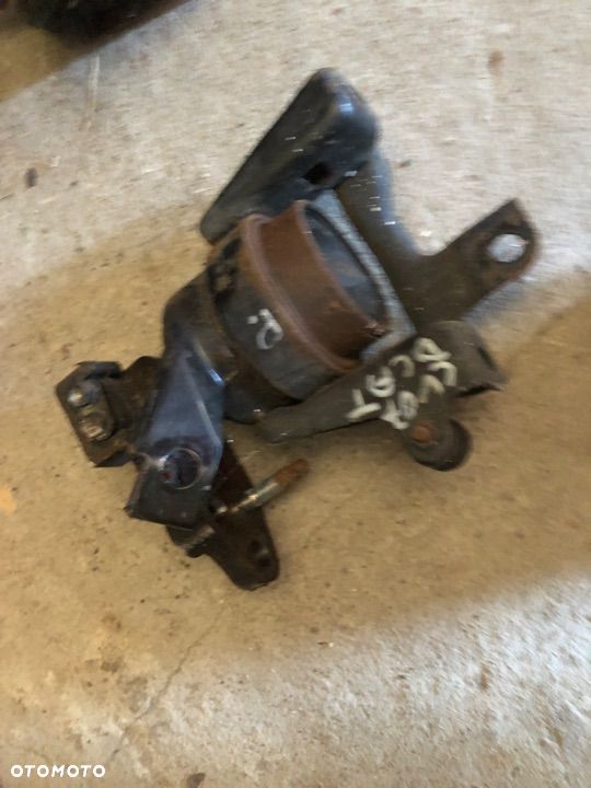 Poduszka skrzyni biegów Toyota Corolla Verso 05r 2.2 DCAT - 3