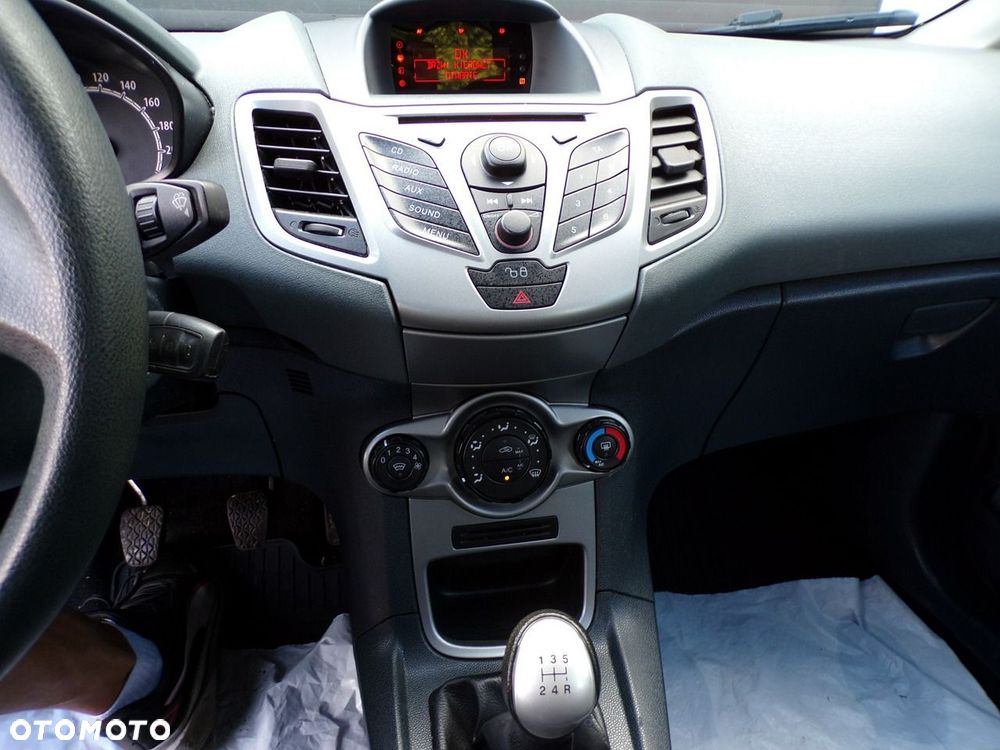 Ford Fiesta - 23