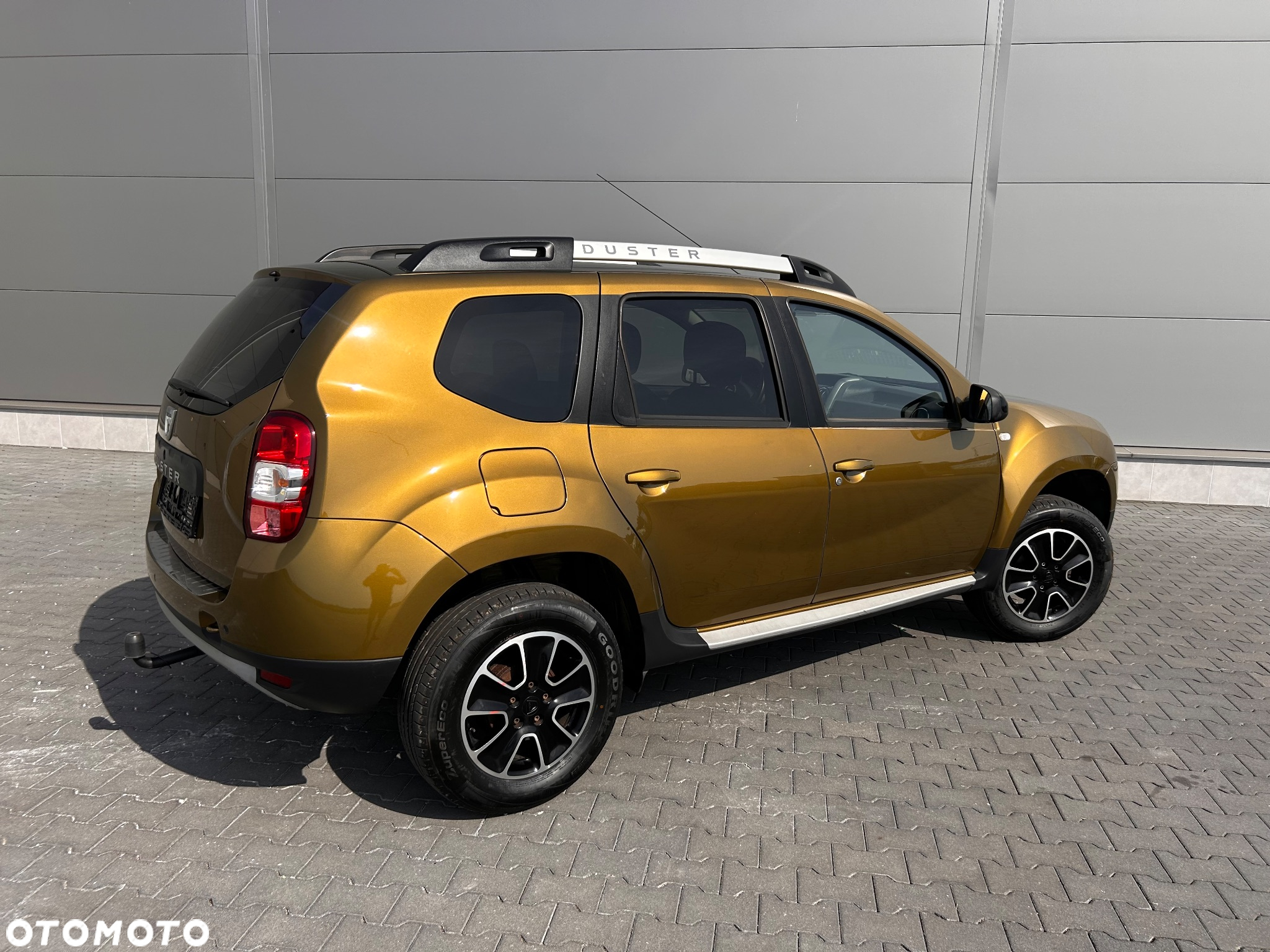 Dacia Duster 1.6 SCe Laureate S&S - 11