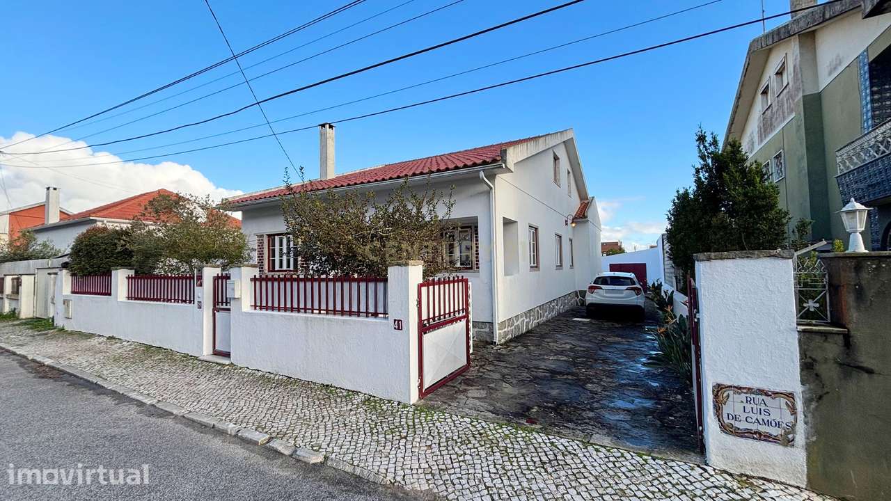 Moradia Isolada com Piscina - Grande imagem: 3/45