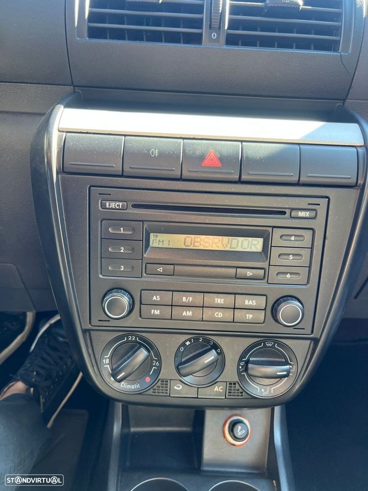 VW Fox 1.2 T.Liso - 24