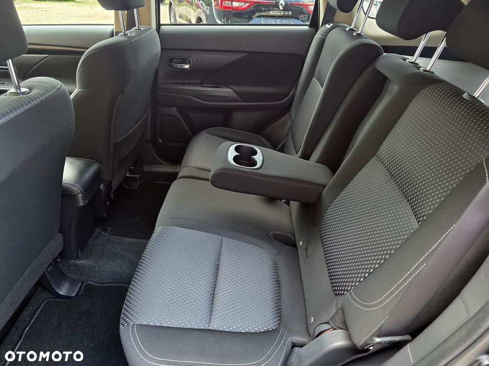 Mitsubishi Outlander - 14